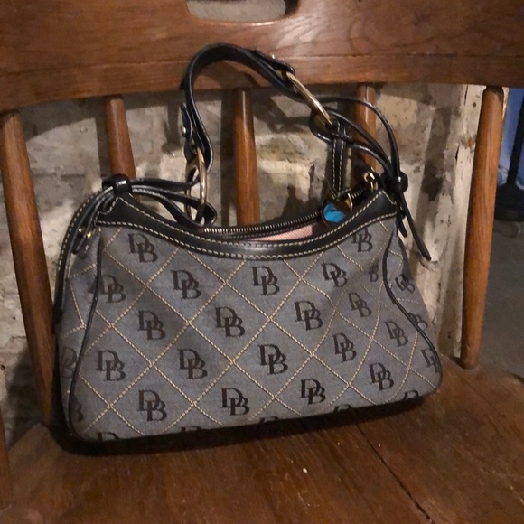 Classic Dooney & Bourke hobo with charm and leather trim - Picture 2 of 8
